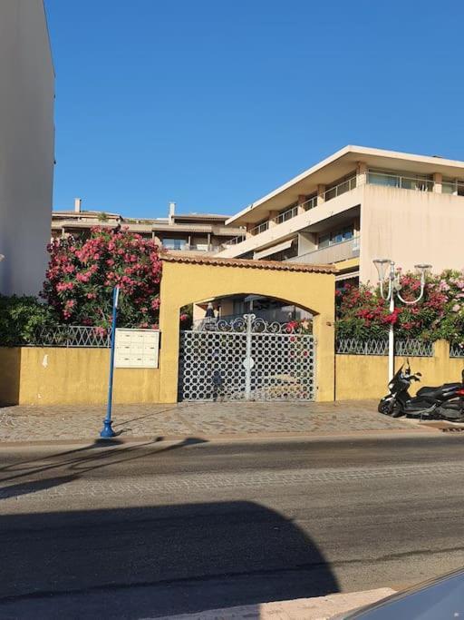 Spacious Marina & See View Appartment Cavalaire-sur-Mer Exterior foto